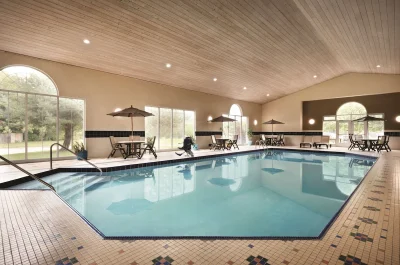 Country Inn & Suites by Radisson, Des Moines West, IA 2