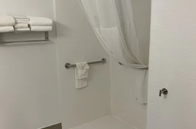 Country Inn & Suites by Radisson, Georgetown, KY 4