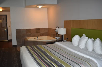 Country Inn & Suites by Radisson, Hagerstown, MD 12