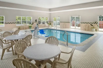 Country Inn & Suites by Radisson, Louisville South, KY1