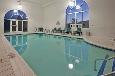 Country Inn & Suites by Radisson, Somerset, KY 1