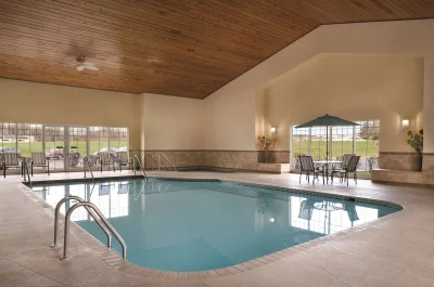 Country Inn _ Suites by Radisson, Germantown, WI 3
