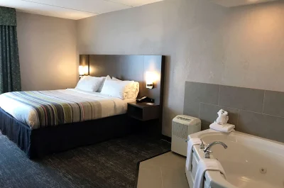 Country Inn _ Suites by Radisson, Mt. Pleasant-Racine West, WI 4