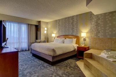 Courtyard by Marriott Tysons McLean jacuzzi