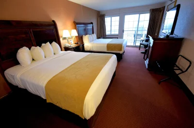 Crown Choice Inn & Suites Lakeview & Waterpark 2