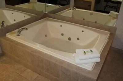 Crown Choice Inn & Suites Lakeview & Waterpark Crown Choice Inn & Suites Lakeview & Waterpark