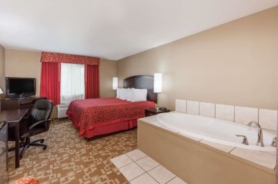 Days Inn by Wyndham Central City jacuzzi