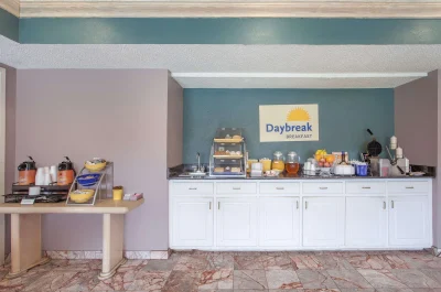 Days Inn by Wyndham Decatur Priceville I-65 Exit 334 3