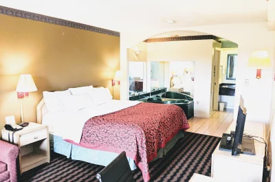 Days Inn by Wyndham Decatur Priceville I-65 Exit 334 jacuzzi