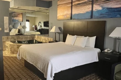 Days Inn by Wyndham Greenville South Mauldin jacuzzi