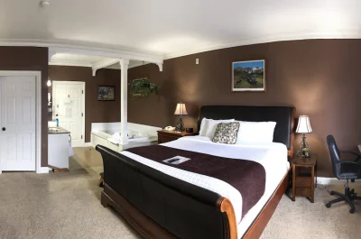 Depot Inn & Suites jacuzzi