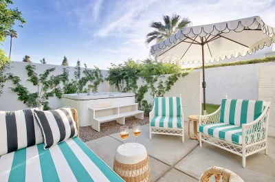 Dive Palm Springs jacuzzi