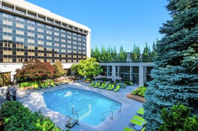 DoubleTree by Hilton Portland 1