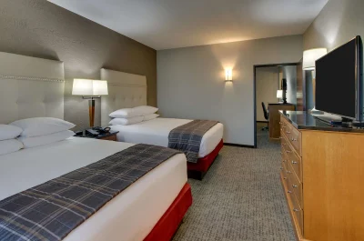 Drury Inn & Suites Phoenix Happy Valley 1