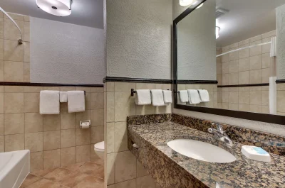 Drury Inn & Suites Phoenix Happy Valley 2