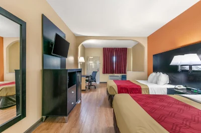 Econo Lodge 1
