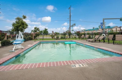 Econo Lodge Lake Charles University Area47