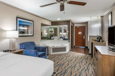 Elizabeth Oceanfront Suites, Ascend Hotel Collection jacuzzi