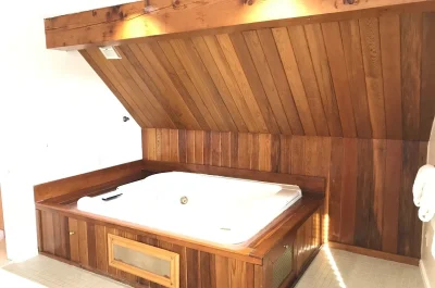 Elmwood Resort Hotel jacuzzi