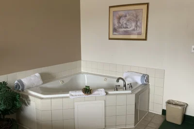 FairBridge Inn & Suites Miles City jacuzzi