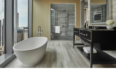 Four Seasons Hotel One Dalton Street jacuzzi