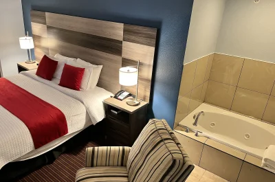 Garnett Hotel & RV Park jacuzzi
