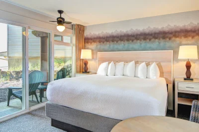 Hallmark Resort - Newport 1