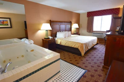 Hamilton Inn Select Beachfront Hamilton Inn Select Beachfront