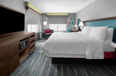 Hampton Inn Phoenix-Biltmore 1