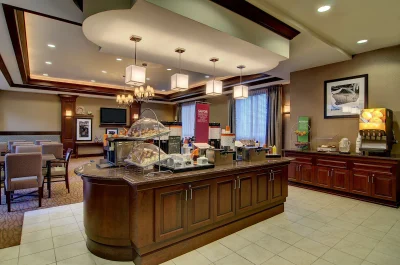 Hampton Inn & Suites Washington-Dulles International Airport 2
