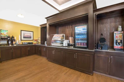 Hawthorn Suites by Wyndham Dickinson 3