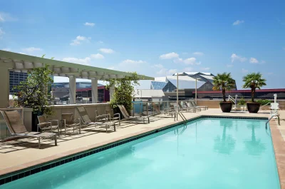 Hilton Garden Inn Atlanta Downtown 3