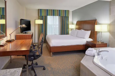 Hilton Garden Inn Atlanta Midtown jacuzzi