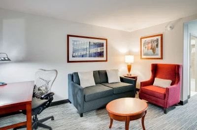 Hilton Garden Inn Milwaukee Airport 2