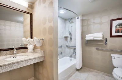 Hilton Garden Inn Milwaukee Airport 3