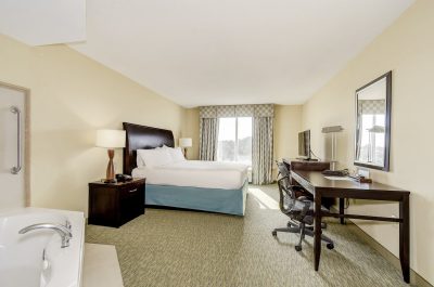 Hilton Garden Inn Waldorf jacuzzi