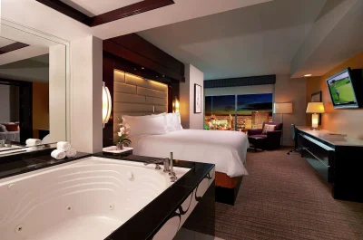 Hilton Grand Vacations Club Elara Center Strip Las Vegas jacuzzi