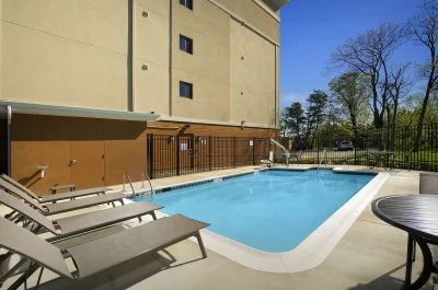 Holiday Inn Express 2
