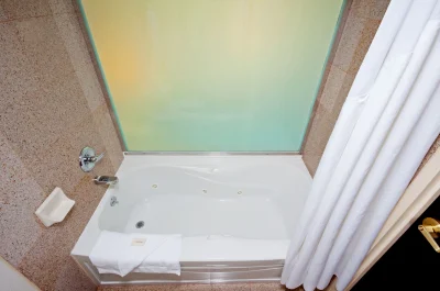 Holiday Inn Express Brooklyn 3