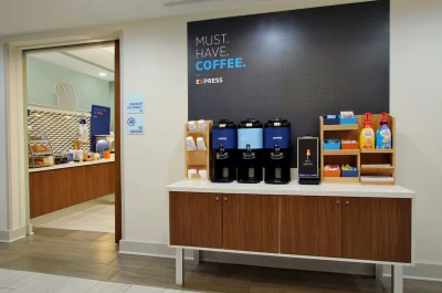 Holiday Inn Express Hotel & Suites Canton 5
