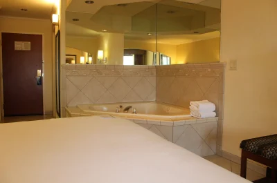 Holiday Inn Express Hotel & Suites Tucson Mall jacuzzi