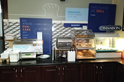 Holiday Inn Express Hotel & Suites Waterford 2
