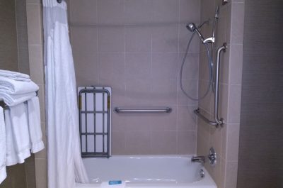 Holiday Inn Express Hotel & Suites Waterford 4
