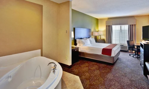 Holiday Inn Express Hotel _ Suites Woodhaven 3