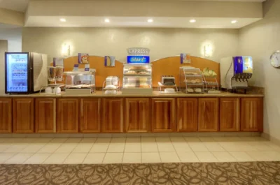 Holiday Inn Express Layton 3