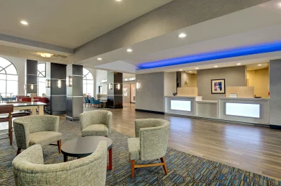 Holiday Inn Express Nashville-Opryland 3