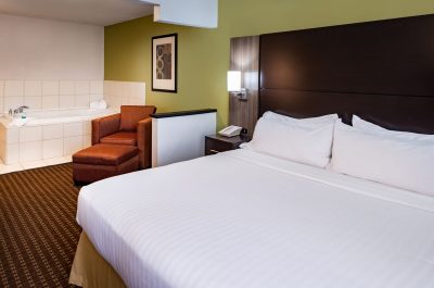Holiday Inn Express & Suites Bucyrus 4