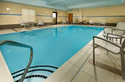 Holiday Inn Express & Suites Columbia - East Elkridge 2
