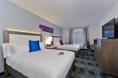 Holiday Inn Express & Suites San Diego - Mission Valley 1
