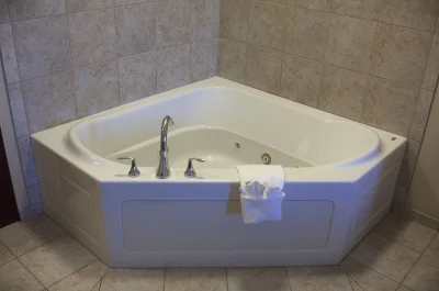 Holiday Inn Express & Suites Youngstown